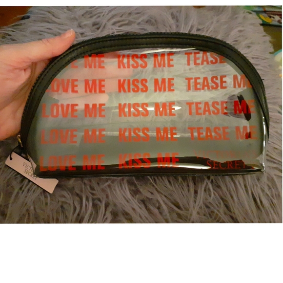 💕NWT VS Cosmetics Bag - Picture 1 of 5